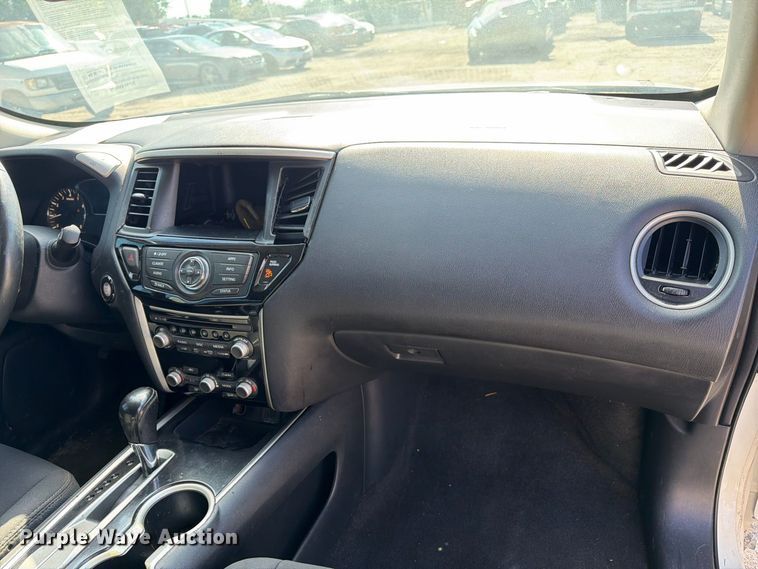image for item EU0907 2018 Nissan Pathfinder SUV