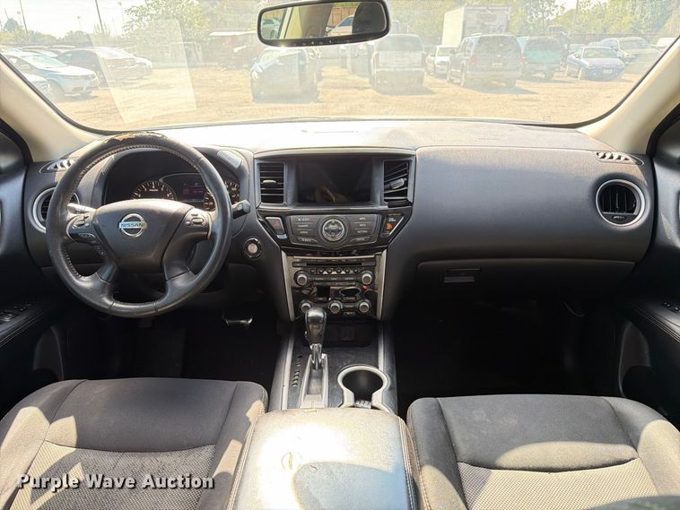 image for item EU0907 2018 Nissan Pathfinder SUV