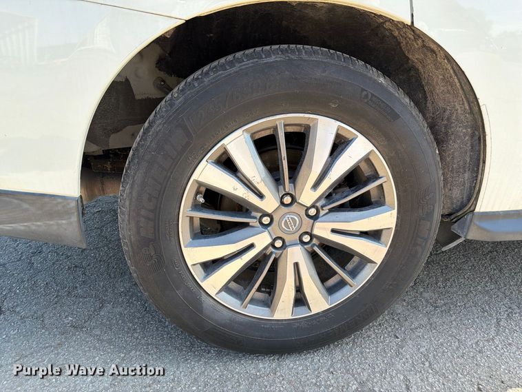 image for item EU0907 2018 Nissan Pathfinder SUV