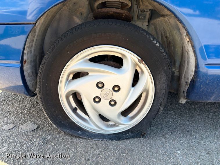 image for item EU0913 1998 Ford Escort 