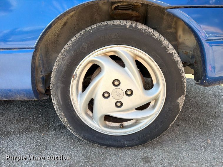 image for item EU0913 1998 Ford Escort 