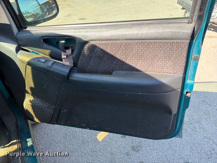 image for item EU0914 1995 GMC Jimmy SUV
