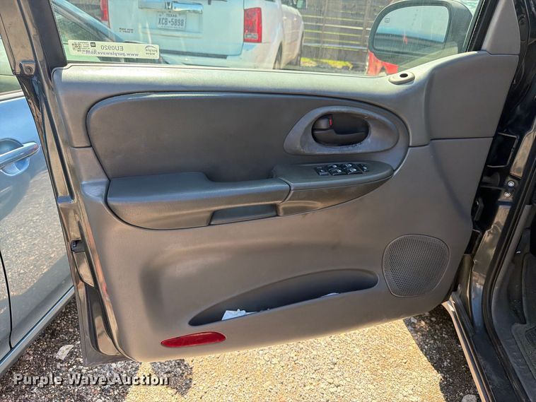 image for item EU0920 2003 Chevrolet Trailblazer SUV