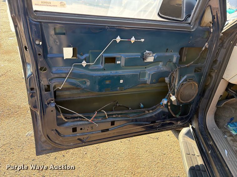 image for item EU0935 2001 Chevrolet Tahoe SUV