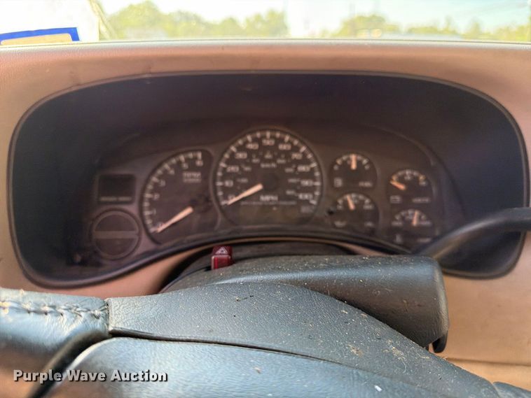 image for item EU0935 2001 Chevrolet Tahoe SUV