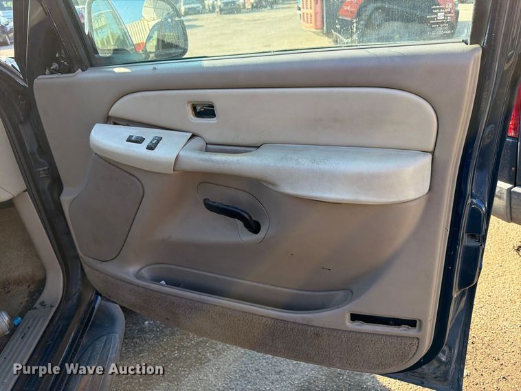 image for item EU0935 2001 Chevrolet Tahoe SUV