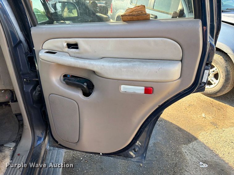 image for item EU0935 2001 Chevrolet Tahoe SUV