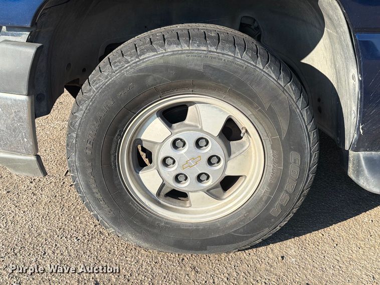 image for item EU0935 2001 Chevrolet Tahoe SUV