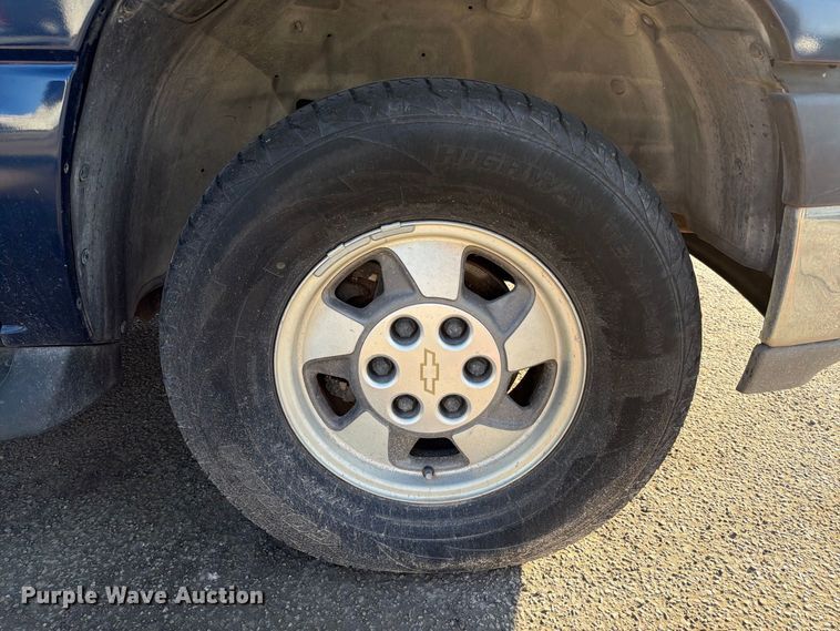 image for item EU0935 2001 Chevrolet Tahoe SUV
