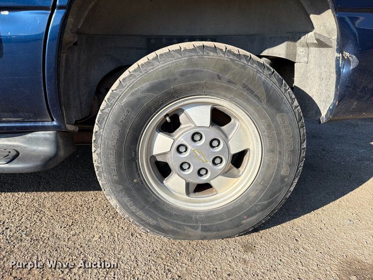 image for item EU0935 2001 Chevrolet Tahoe SUV