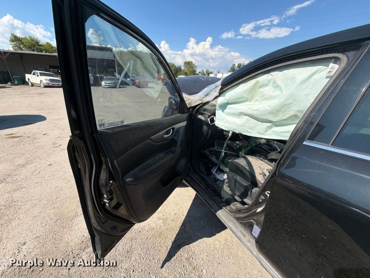 image for item EU0952 2015 Nissan Rogue SUV