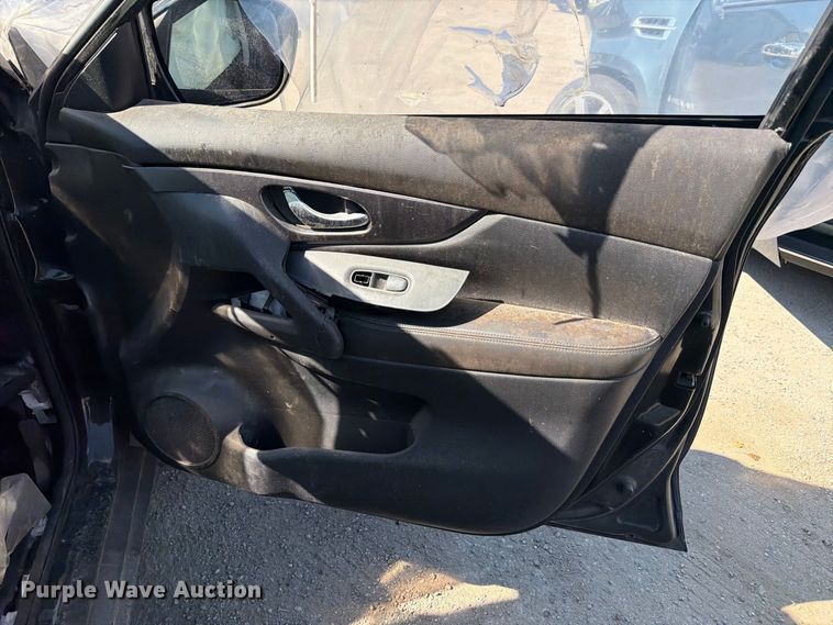 image for item EU0952 2015 Nissan Rogue SUV