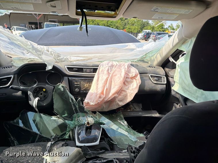 image for item EU0952 2015 Nissan Rogue SUV