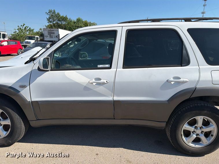 image for item EU0955 2005 Mazda Tribute SUV
