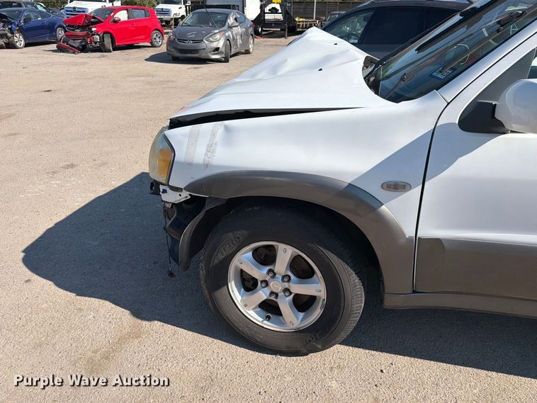 image for item EU0955 2005 Mazda Tribute SUV