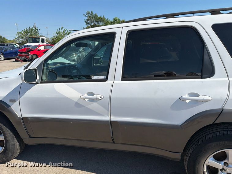 image for item EU0955 2005 Mazda Tribute SUV