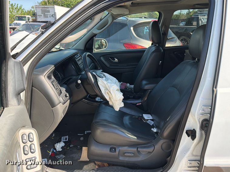 image for item EU0955 2005 Mazda Tribute SUV