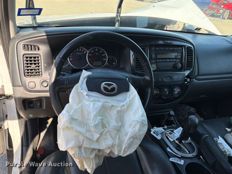 image for item EU0955 2005 Mazda Tribute SUV