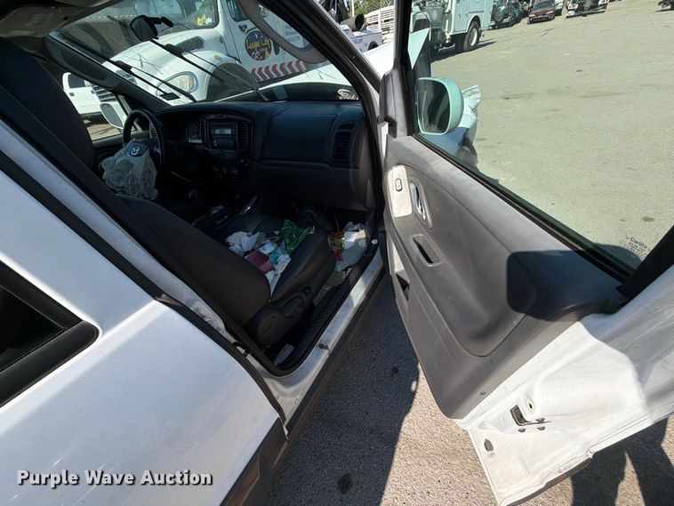 image for item EU0955 2005 Mazda Tribute SUV