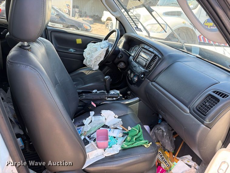 image for item EU0955 2005 Mazda Tribute SUV