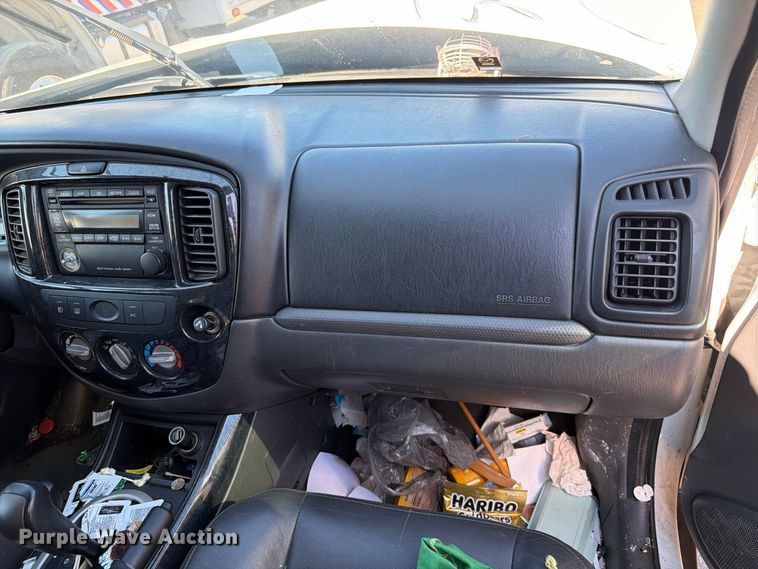image for item EU0955 2005 Mazda Tribute SUV