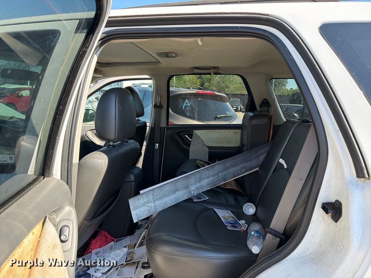 image for item EU0955 2005 Mazda Tribute SUV