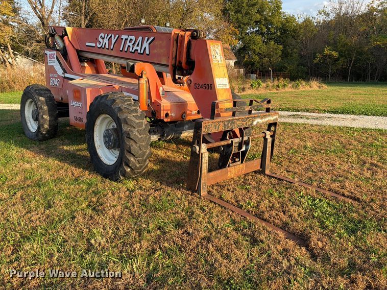 image for item DU8036 2004 SkyTrak 8042 telehandler