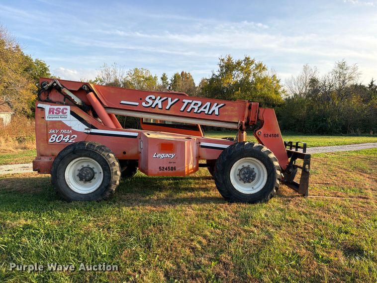 image for item DU8036 2004 SkyTrak 8042 telehandler