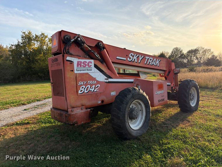 image for item DU8036 2004 SkyTrak 8042 telehandler