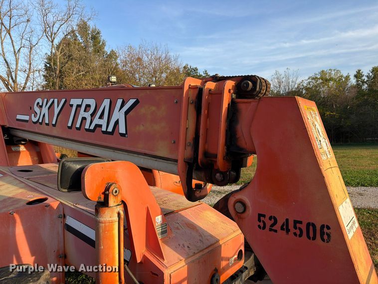 image for item DU8036 2004 SkyTrak 8042 telehandler