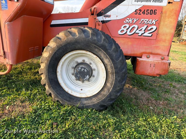 image for item DU8036 2004 SkyTrak 8042 telehandler