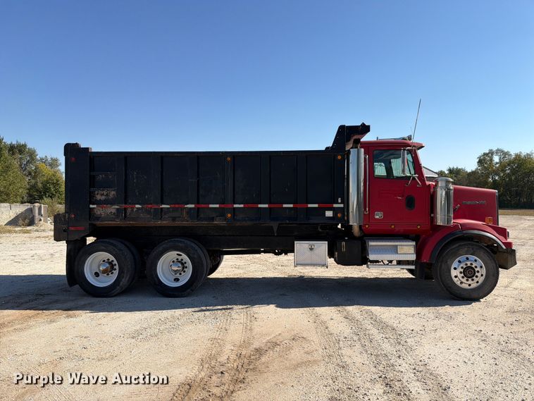 image for item FK4204 1998 Western Star 4864FX dump truck