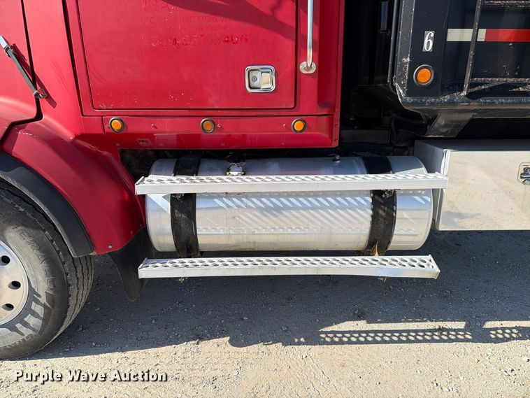 image for item FK4204 1998 Western Star 4864FX dump truck