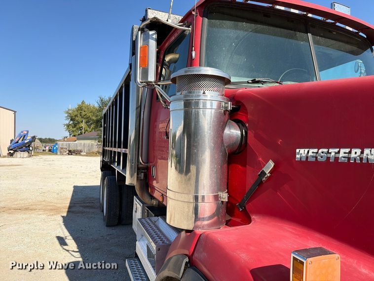 image for item FK4204 1998 Western Star 4864FX dump truck