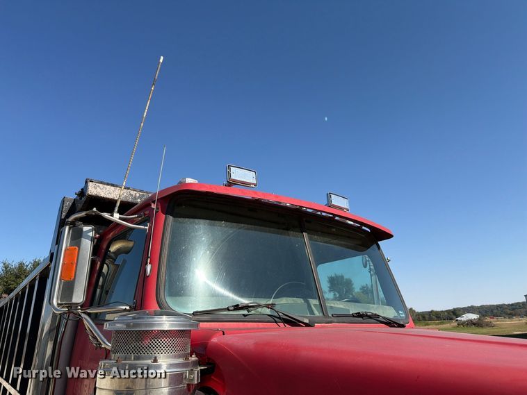 image for item FK4204 1998 Western Star 4864FX dump truck