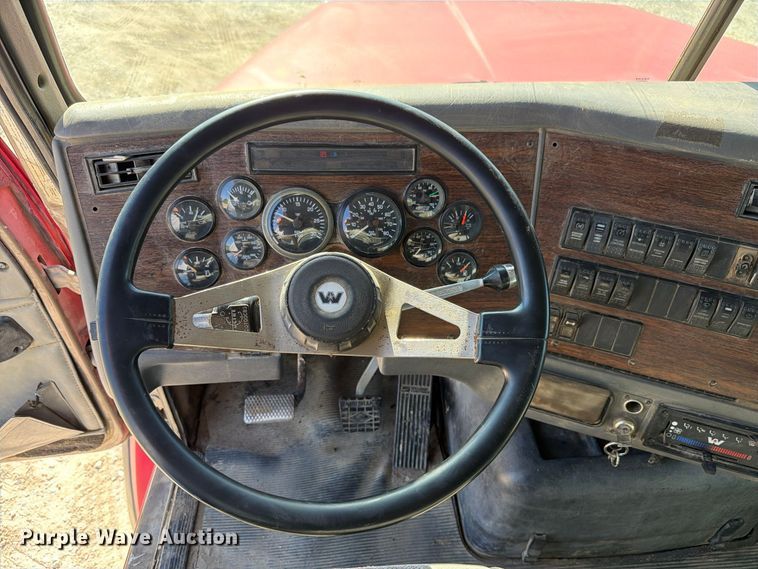 image for item FK4204 1998 Western Star 4864FX dump truck