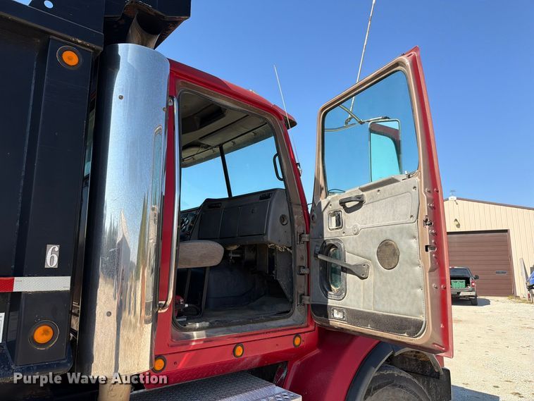 image for item FK4204 1998 Western Star 4864FX dump truck