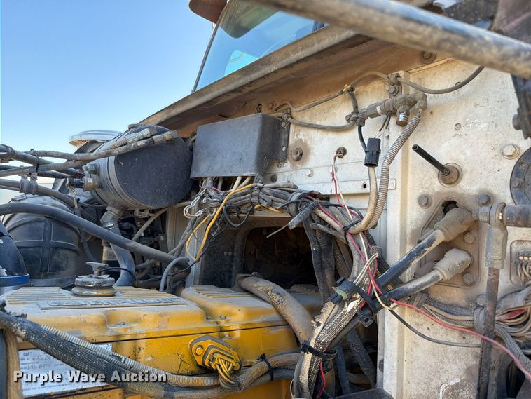image for item FK4204 1998 Western Star 4864FX dump truck