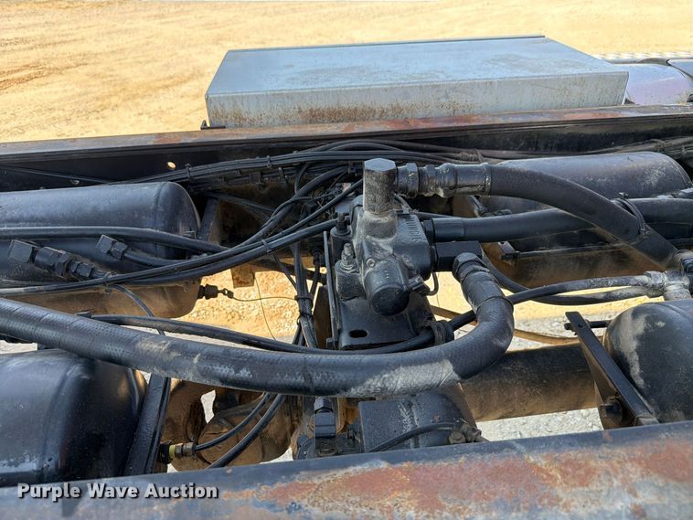 image for item FK4204 1998 Western Star 4864FX dump truck