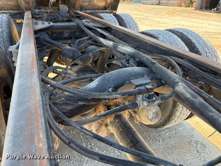 image for item FK4204 1998 Western Star 4864FX dump truck