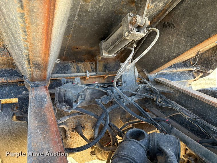 image for item FK4204 1998 Western Star 4864FX dump truck