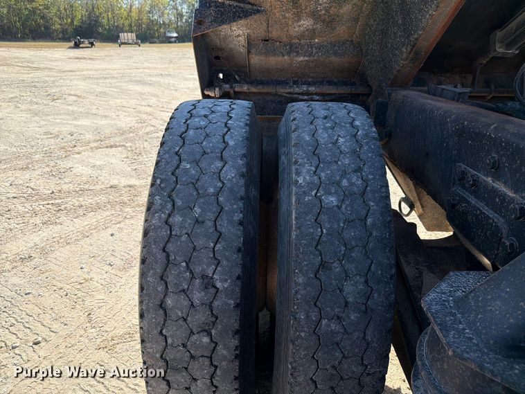 image for item FK4204 1998 Western Star 4864FX dump truck