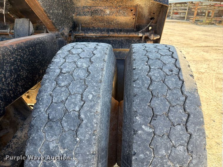 image for item FK4204 1998 Western Star 4864FX dump truck