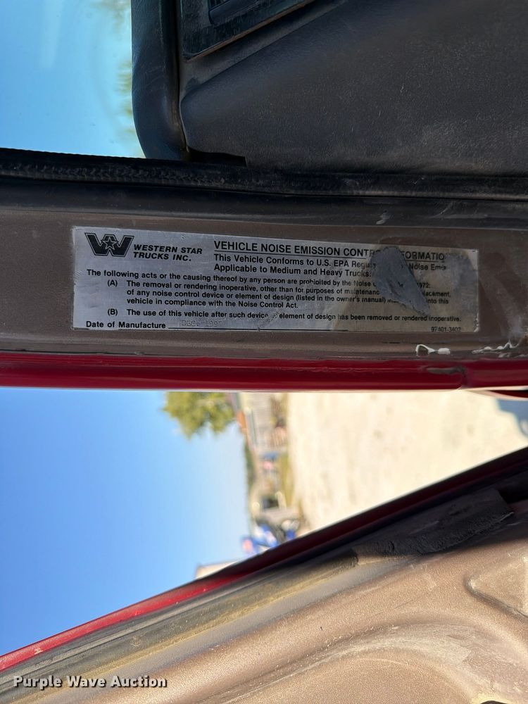 image for item FK4204 1998 Western Star 4864FX dump truck