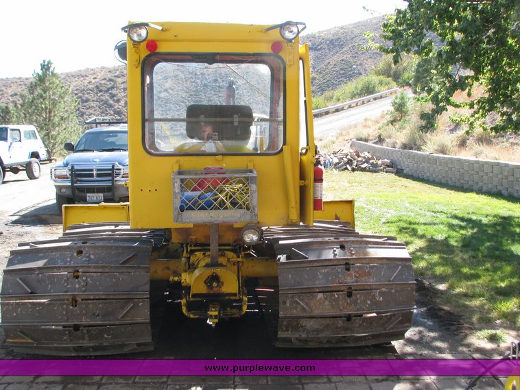 image for item 2091 Oliver Tractor