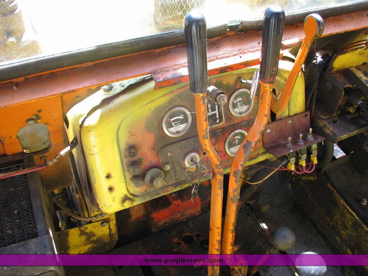 image for item 2091 Oliver Tractor