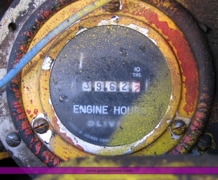 image for item 2091 Oliver Tractor