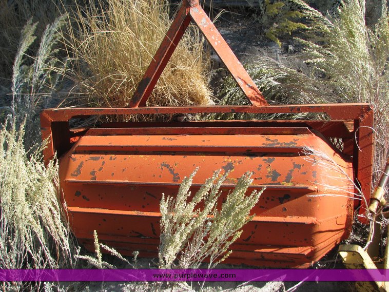 image for item 2091 Oliver Tractor