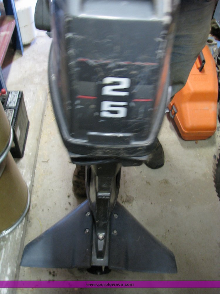 image for item 2100 25hp Mariner