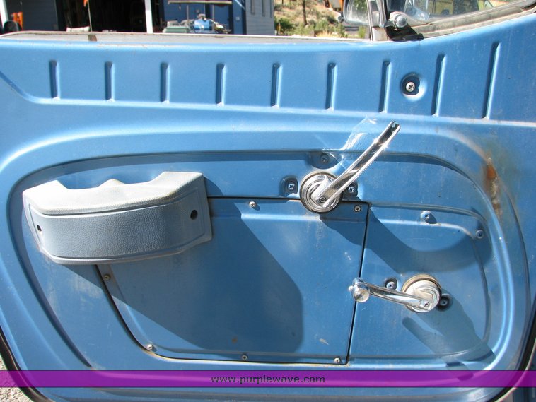 image for item 2102 1973 Jeepster Commando